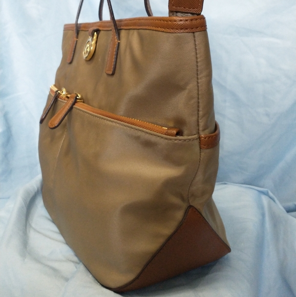 Michael Kors Kempton Medium Nylon Tote Bag - Picture 7 of 13